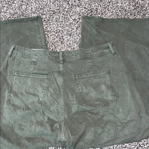 Universal Thread Woman’s Sailor High Rise Wide Leg Plus Size 17 Green Jeans NWT - Picture 6 of 11